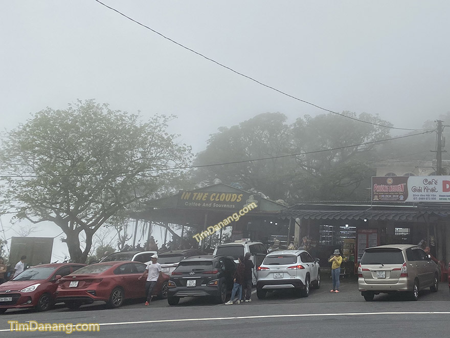 Quán Cafe trên Đèo Hải Vân